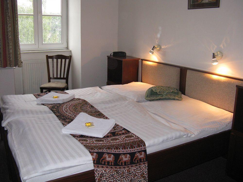U Ceske Koruny Hotel 3*