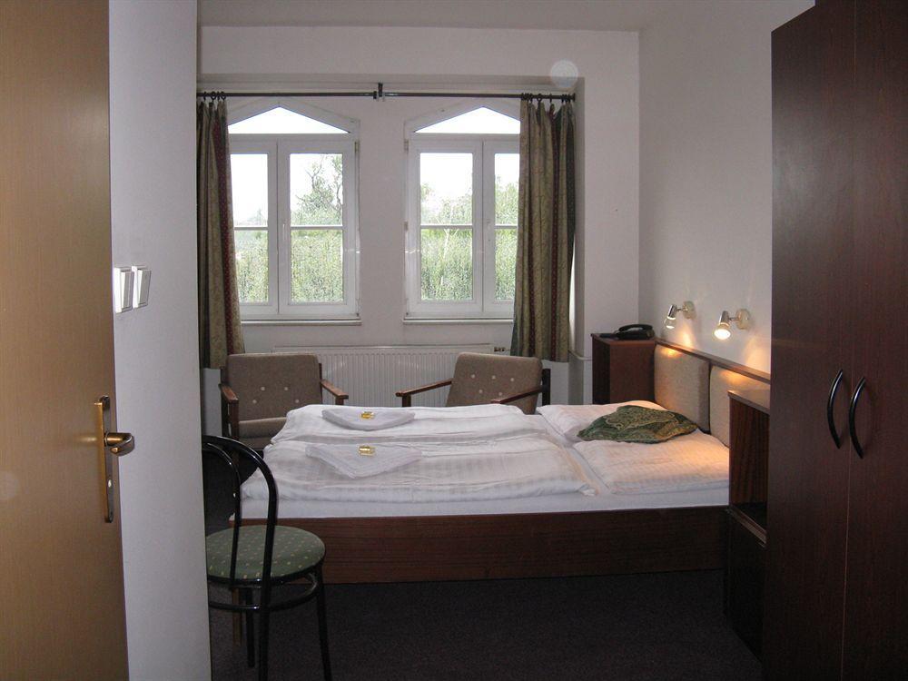 U Ceske Koruny Hotel 3*